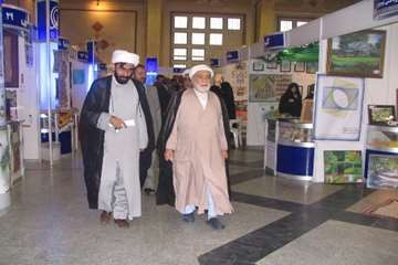 تصویری از آقای قاضی در نمایشگاه